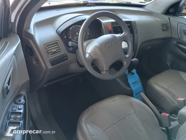 Tucson GL Automática