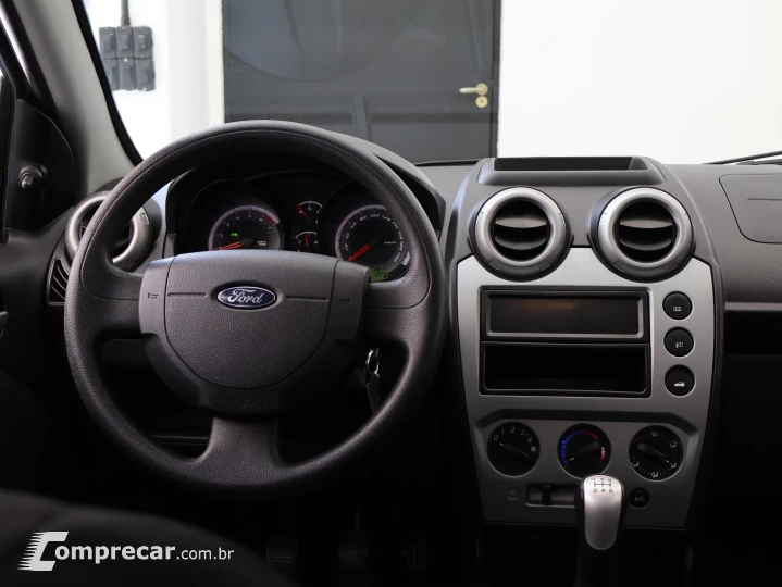 FIESTA 1.6 Rocam SE Sedan 8V