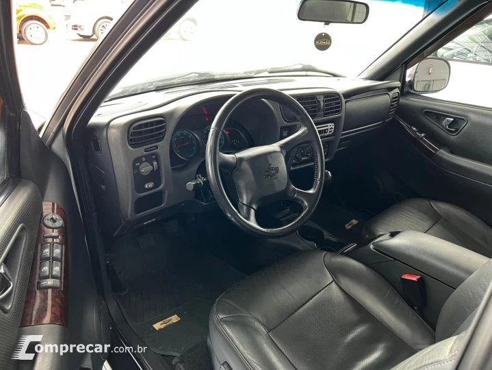 S10 2.4 MPFI Executive 4X2 CD 8V