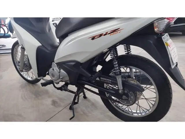 BIZ 110i - Street