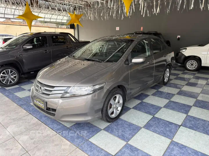 CITY 1.5 DX Sedan 16V