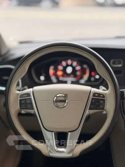 V40 2.0 T4 Momentum