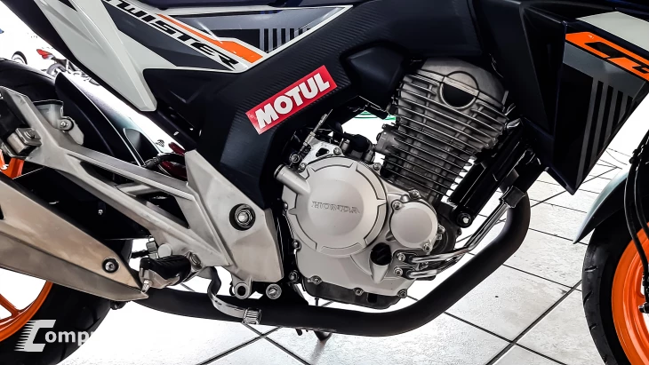 CB 250F Twister