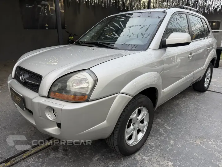 TUCSON 2.0 MPFI GL 16V 142CV 2WD GASOLINA 4P AUTOMÁTICO