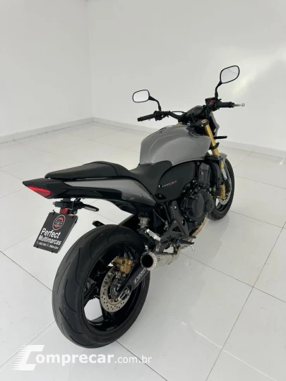 CB 600F HORNET / HONDA
