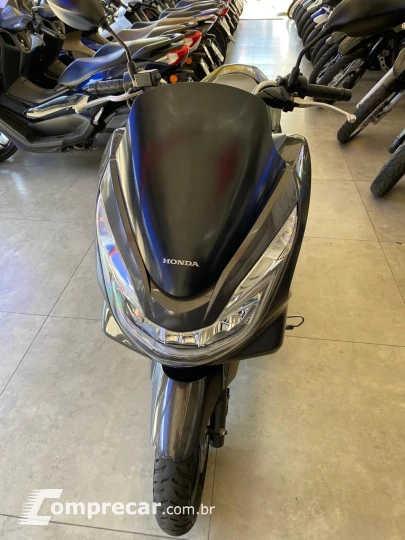 PCX 150 DLX