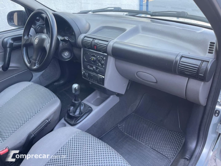 CLASSIC 1.0 MPFI Sedan 8V