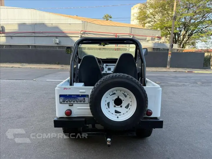 JEEP 2.6 6 Cilindros 12V