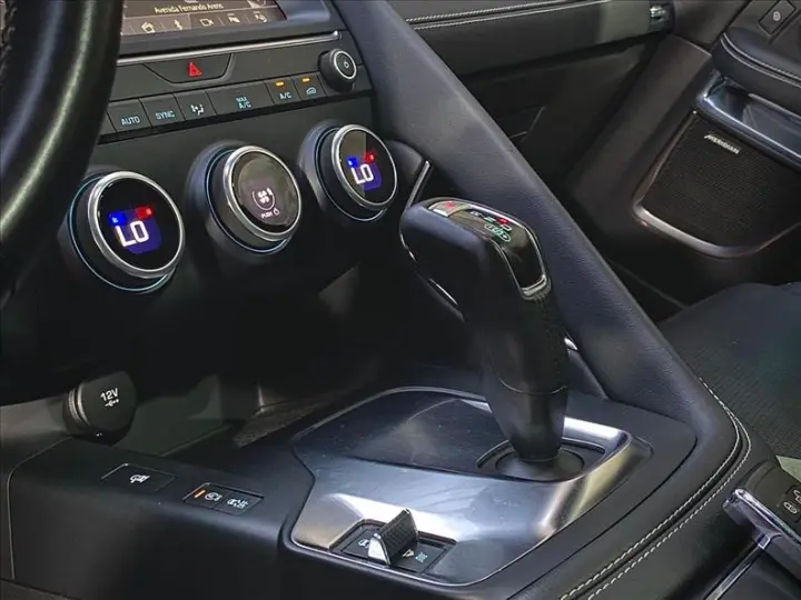 E-PACE 2.0 16V P300 R-dynamic SE AWD