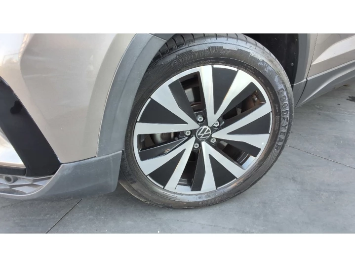 TAOS 1.4 250 TSI TOTAL FLEX HIGHLINE AUTOMÁTICO