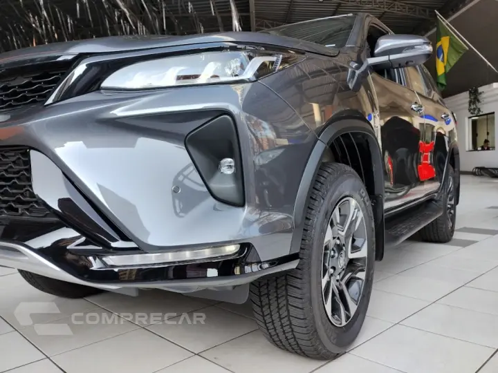 HILUX SW4 2.8 D-4D TURBO DIESEL DIAMOND 7L 4X4 AUTOMÁTICO