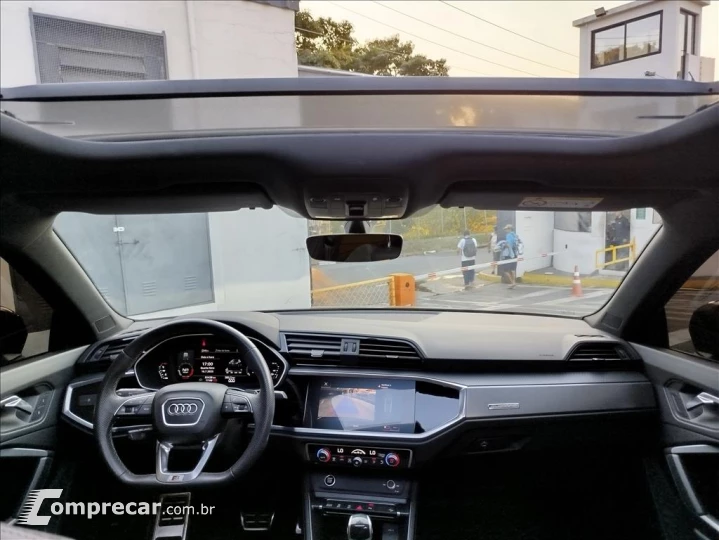 Q3 2.0 40 TFSI Performance Black Quattro