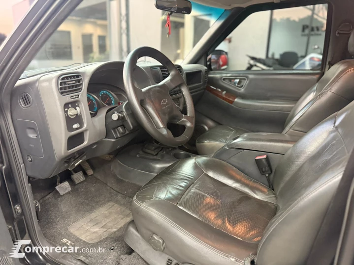 S10 2.4 MPFI Executive 4X2 CD 8V