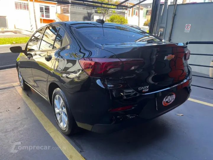 ONIX SEDAN Plus LT 1.0 12V TB Flex Mec.