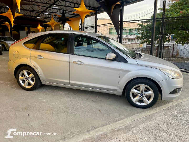 FOCUS 1.6 SE Hatch 16V
