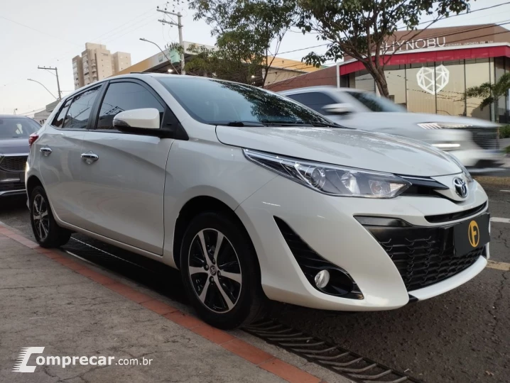 Yaris Hatch 1.5 16V 4P FLEX XLS CONNECT MULTIDRIVE AUTOMÁTIC