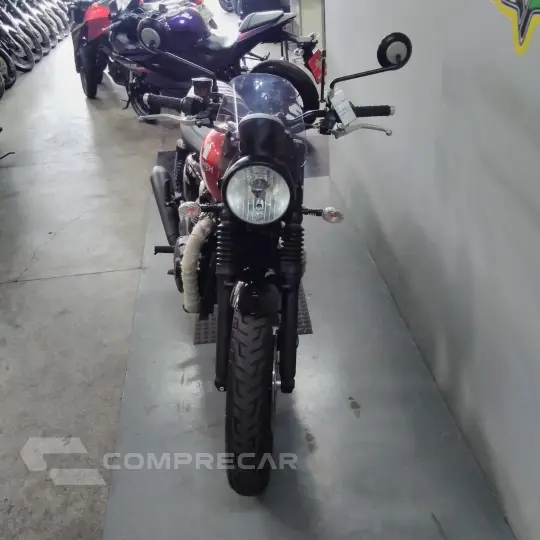 STREET TWIN 900