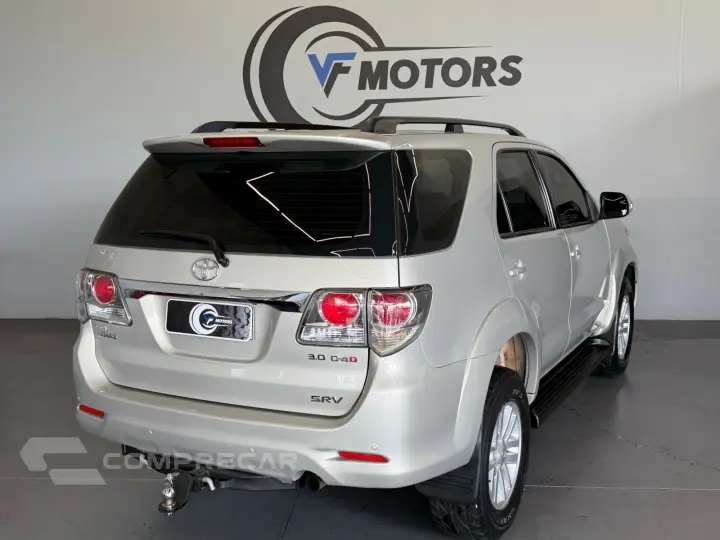 HILUX SW4 3.0 SRV 4X4 7 LUGARES 16V TURBO INTERCOOLER DIESEL