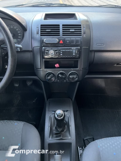 POLO SEDAN 1.6 8V