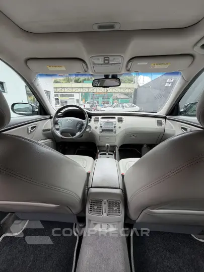 AZERA 3.3 MPFI GLS Sedan V6 24V