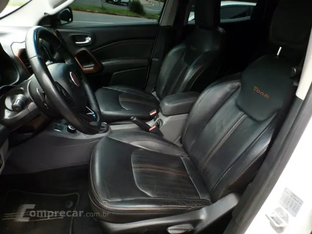 TORO 2.0 16V Turbo Volcano 4X4