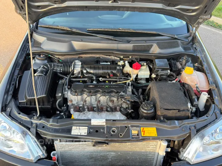 ASTRA 2.0 MPFI Advantage 8V