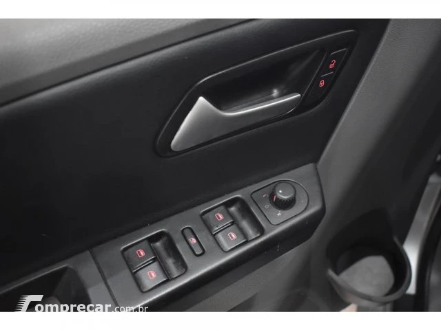FOX - 1.6 MI HIGHLINE 8V 4P MANUAL