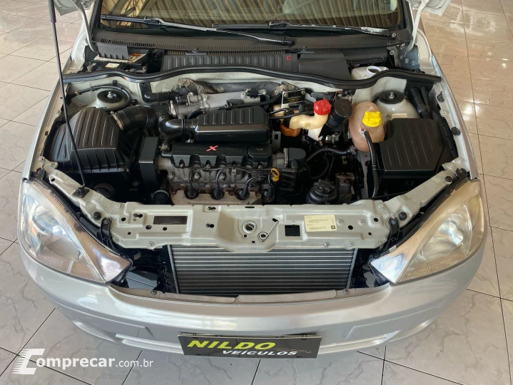 CORSA 1.8 MPFI Maxx Sedan 8V