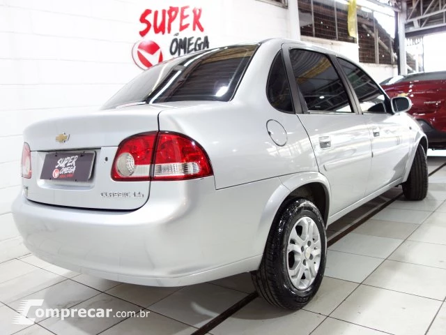 CLASSIC - 1.0 MPFI LS 8V 4P MANUAL