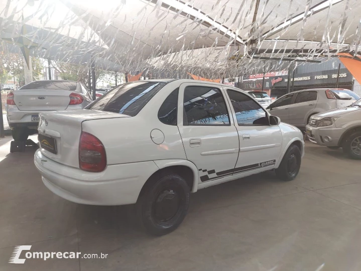 Corsa 1.0 Mpfi Milenium Ii Sedan 8V Gasolina 4P Manual