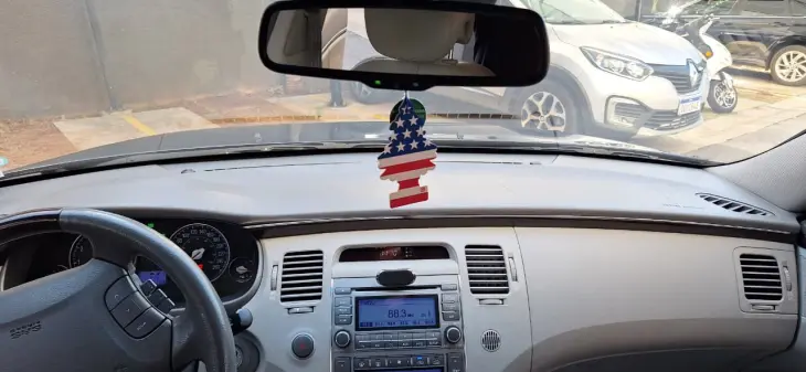 AZERA 3.3 MPFI GLS Sedan V6 24V