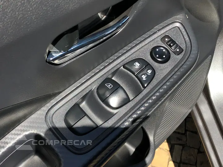 Versa 1.6 16V Flex Advance Xtronic