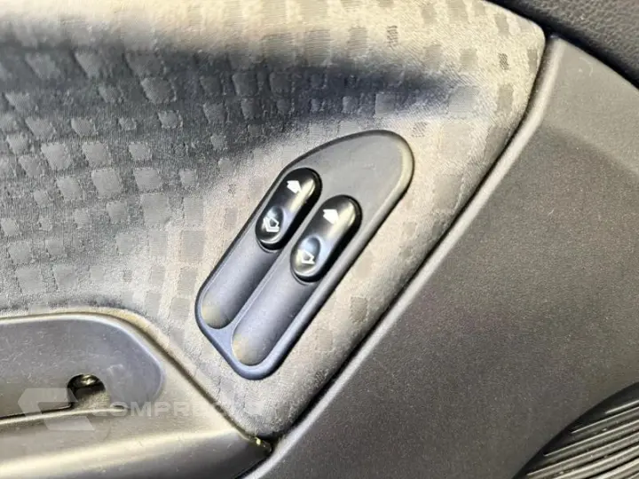 FIESTA 1.6 SE SEDAN 8V FLEX 4P MANUAL