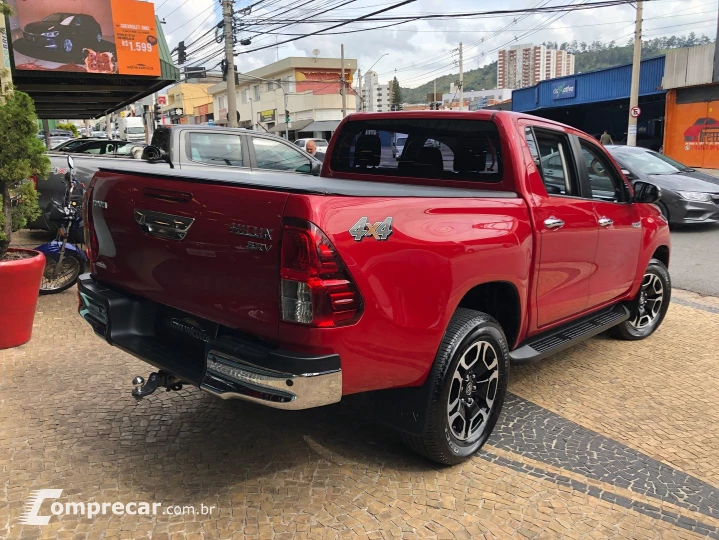 Hilux 2.8 D-4D Turbo Diesel Cd Srv 4X4 Automático