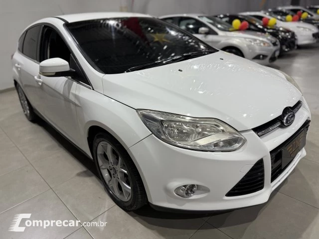 FOCUS HATCH - 2.0 TITANIUM 16V 4P POWERSHIFT