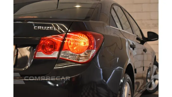CRUZE SEDAN - 1.8 LT 16V 4P AUTOMÁTICO