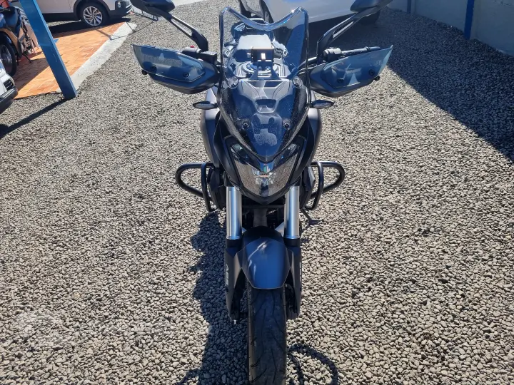 Dominar 400
