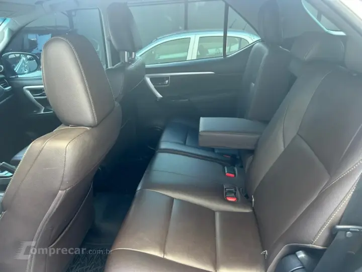 HILUX SW4 2.7 SRV 7 LUGARES 4X2 16V FLEX 4P AUTOMÁTICO