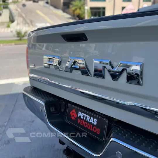 2500 6.7 I6 Turbo Laramie CD 4X4