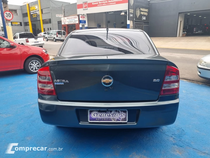 ASTRA 2.0 MPFI Advantage Sedan 8V