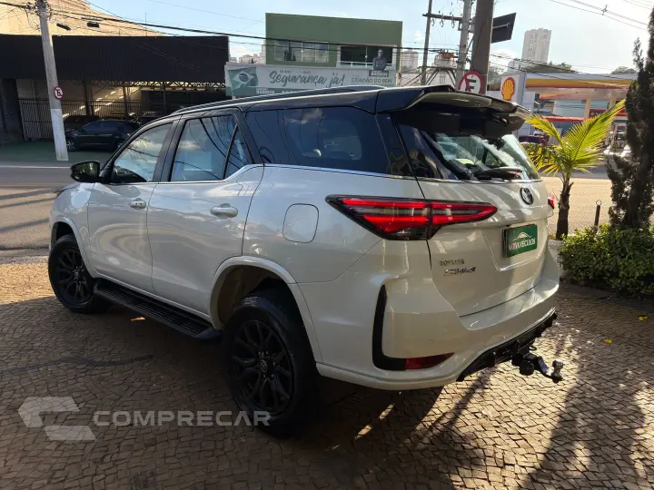 Hilux Sw4 2.8 D-4D Turbo Diesel Gr-S 7L 4X4 Automático
