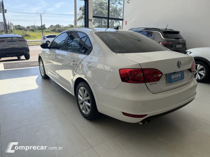 Jetta 2.0 4P CONFORTLINE TIPTRONIC AUTOMÁTICO
