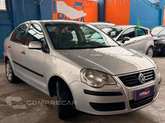 POLO SEDAN - 1.6 8V 4P MANUAL
