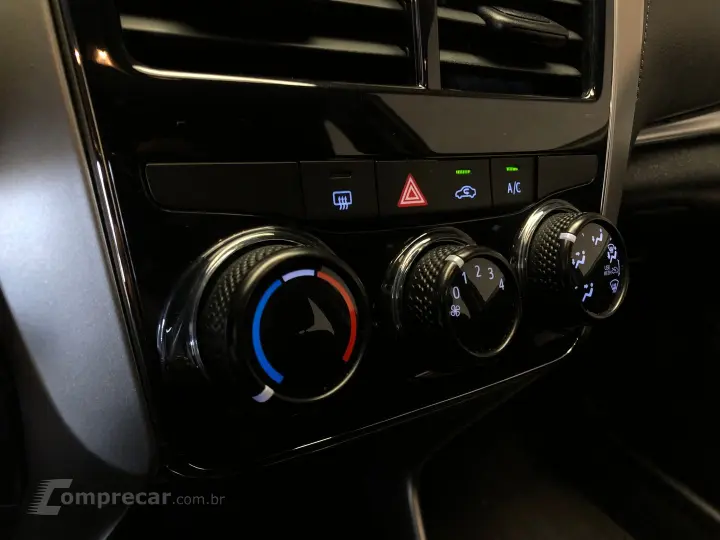 Yaris 1.5 16V Flex Sedan Xl Live Multidrive