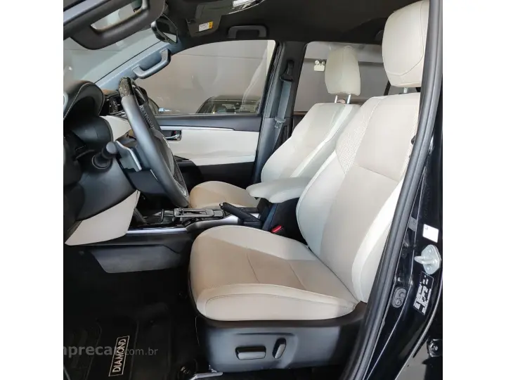 HILUX SW4 2.8 D-4D TURBO DIESEL DIAMOND 7L 4X4 AUTOMÁTICO