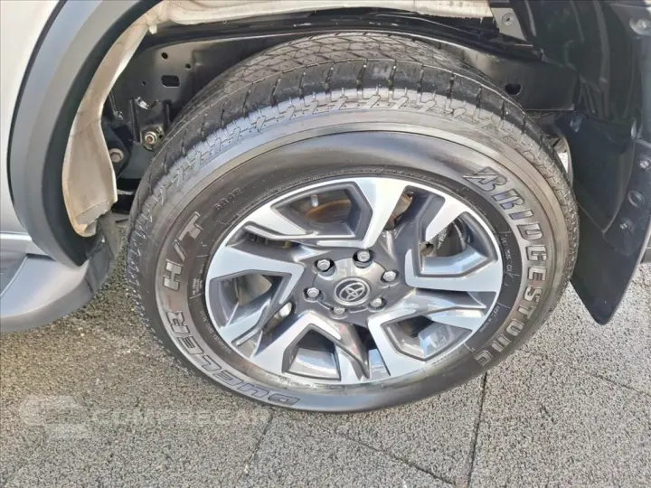 HILUX SW4 2.8 D-4D TURBO DIESEL SRX PLATINUM 7L 4