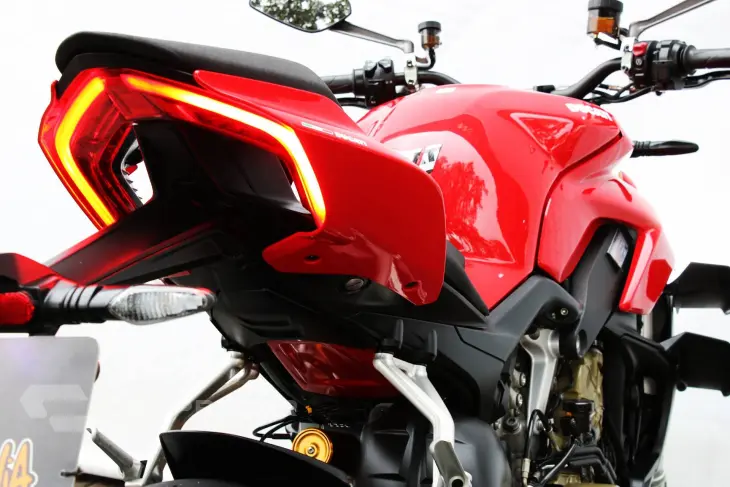 DUCATI STREETFIGHTER V4 S