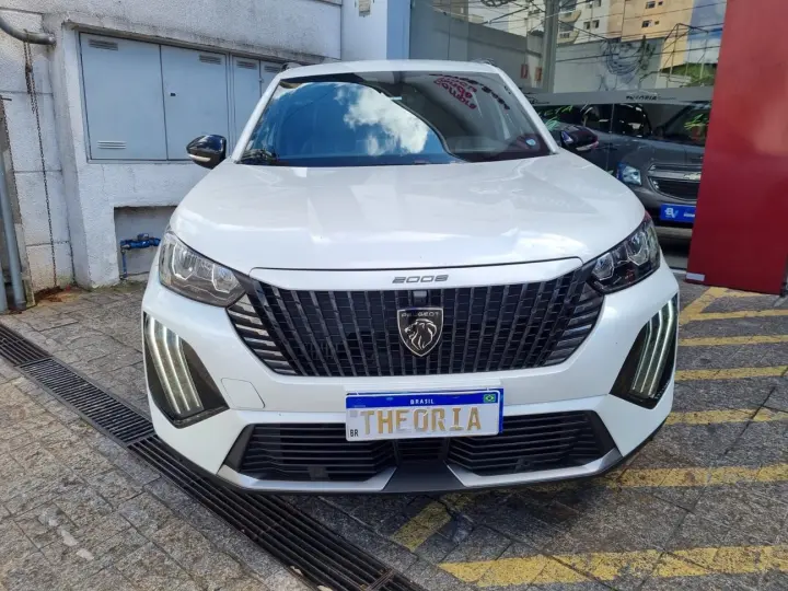 PEUGEOT 2008 1.0 TURBO 200 ALLURE 2025