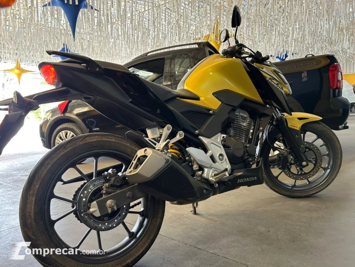 CB 300F Twister Flex