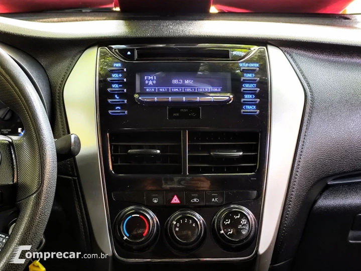 YARIS 1.5 16V FLEX SEDAN XL LIVE MULTIDRIVE